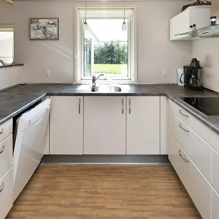 Three-bedroom Holiday In 5 Ansager