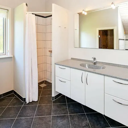 Three-bedroom Holiday In 5 Semesterbostad Ansager