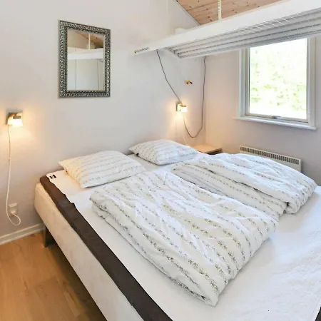 Semesterbostad Three-bedroom Holiday In 5