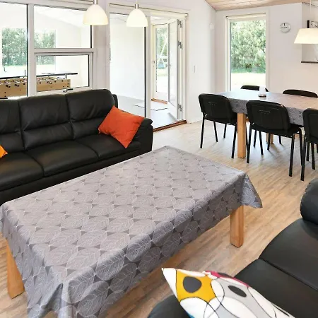 Three-bedroom Holiday In 5